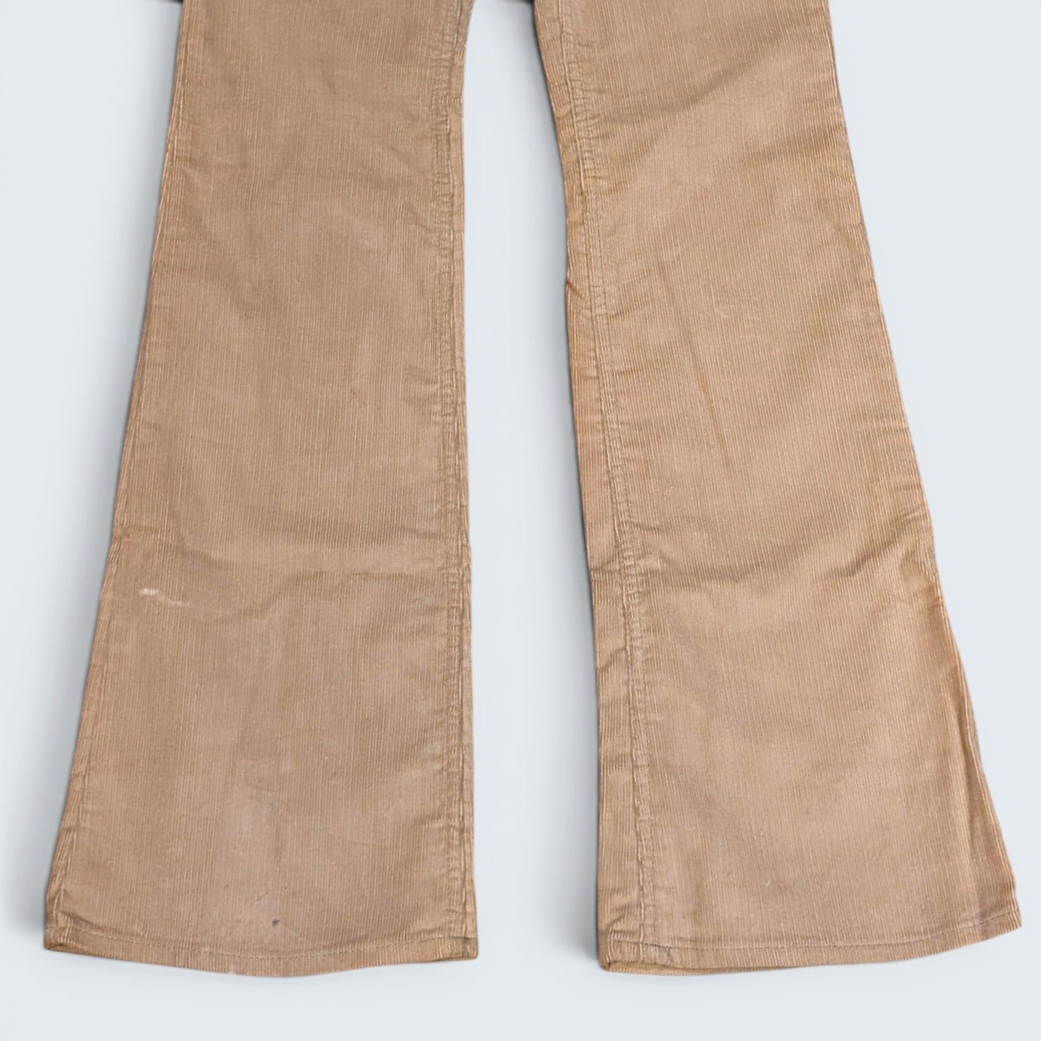 Levi's Bell Corduroy Bottoms - 28x36
